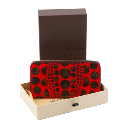LOUIS VUITTON x YAYOI KUSAMA 
Limited edition...