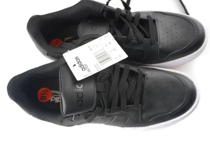 ADIDAS, PUMA
Set of 3 pairs of Adidas and...