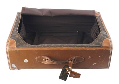 LOUIS VUITTON
Louis Vuitton suitcase in Monogram...