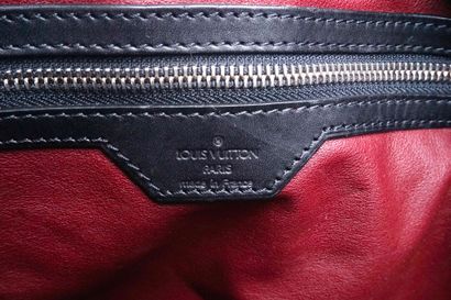 LOUIS VUITTON HEXAGON NEO SPORTY
Louis Vuitton...