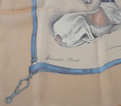 HERMÈS
Hermès scarf in 100% silk
86 x 86...