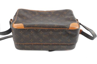 LOUIS VUITTON
Louis Vuitton Messenger shoulder...
