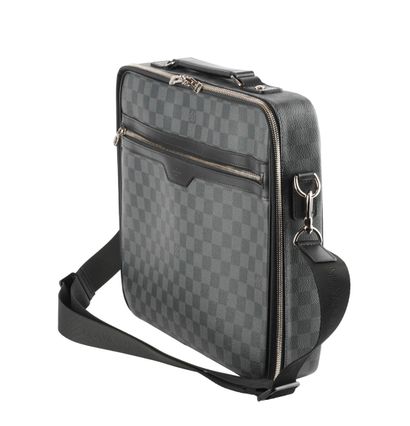 LOUIS VUITTON
Loios Vuitton document holder...