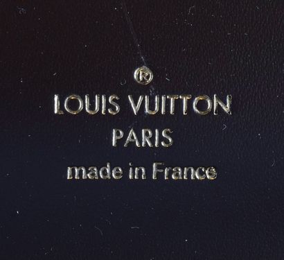 LOUIS VUITTON CHRISTOPHER
Louis Vuitton Christopher...