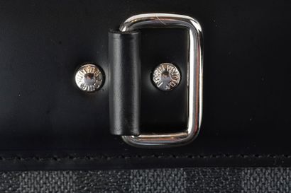 LOUIS VUITTON ECLIPSE
Large Louis Vuitton...