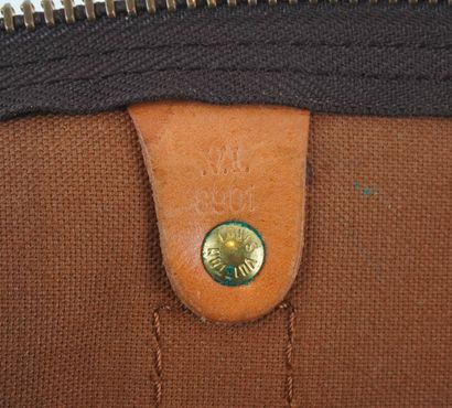 LOUIS VUITTON KEEPALL 55
Louis Vuitton Keepall...