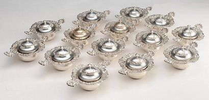 Ensemble de 14 raviers à caviar en argent...