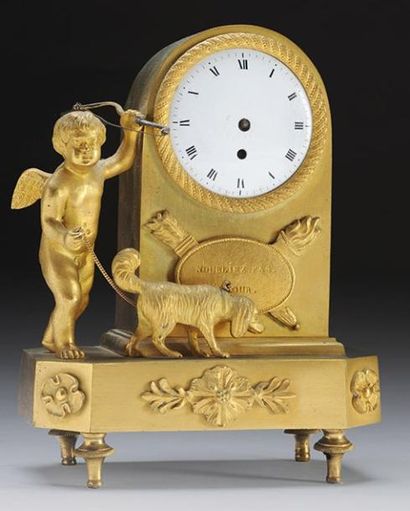 Petite pendule d?époque Louis XVI en bronze...