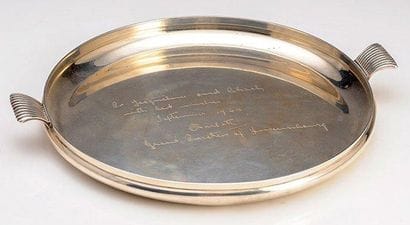 CARTIER
Plat rond «Cartier» en argent contrôlé...