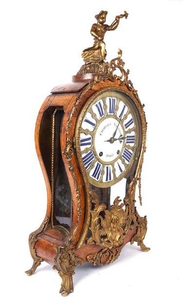 Charles VOISIN (actif 1710-1760)

Horloge...