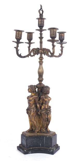 ÉPOQUE EMPIRE

Candélablre en bronze ciselé...