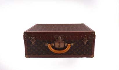 LOUIS VUITTON ALZER 55
Malle Louis Vuitton...