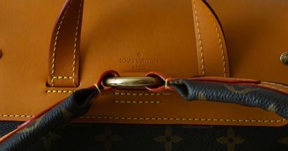 LOUIS VUITTON
Sas à dos Louis Vuitton Trio...