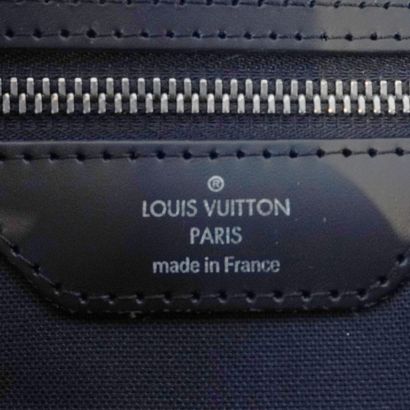 LOUIS VUITTON NEO GREEWICH
Sac Louis Vuitton...