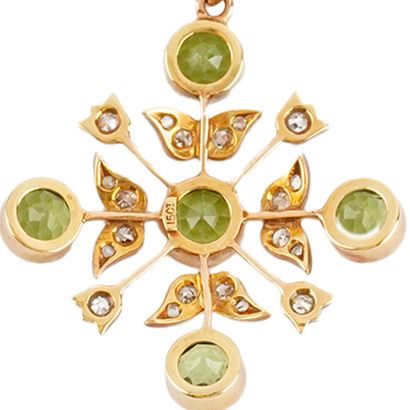 OR 15K, PERIDOTS, DIAMANTS / ANTIQUE PENDANT
Ancien...