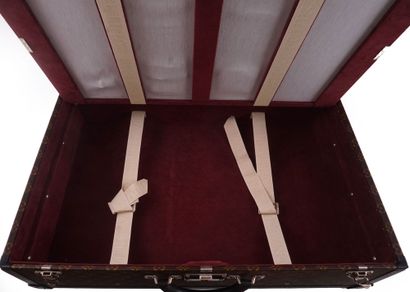 LOUIS VUITTON ALZER 70
Malle Louis Vuitton...