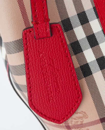 BURBERRY
Sac Burberry Lorne en toile Monogram...