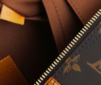 LOUIS VUITTON
Sac à dos, boîte à chaussures...