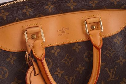LOUIS VUITTON EVASION
Sac de voyage Louis...