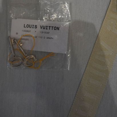 LOUIS VUITTON MALLE COURRIER LOZINE 110
Malle...