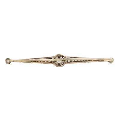 PLATINE, DIAMANTS / PLATINUM, DIAMONDS
Broche...