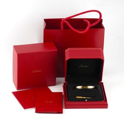 CARTIER LOVE
Bracelet Cartier Love en or...