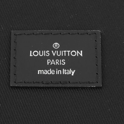 LOUIS VUITTON 
Toiletry Bag in Black Monogram...