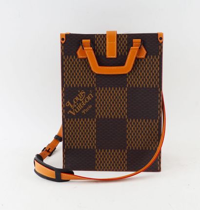 LOUIS VUITTON X NIGO
Sac fourre tout Louis...