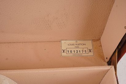 LOUIS VUITTON ALZER 70
Malle Louis Vuitton...