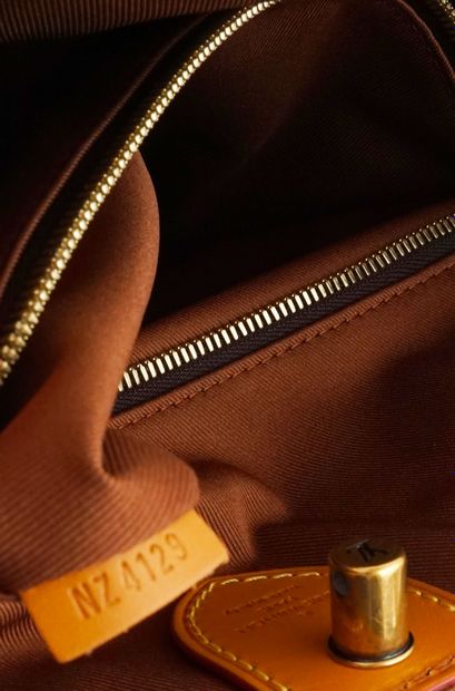 LOUIS VUITTON CABAS
Sac Louis Vuitton Cabas...
