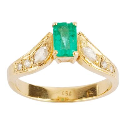 OR 18K / 18K GOLD
Bague en or jaune 18K orné...