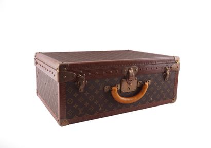 LOUIS VUITTON ALZER 55
Malle Louis Vuitton...