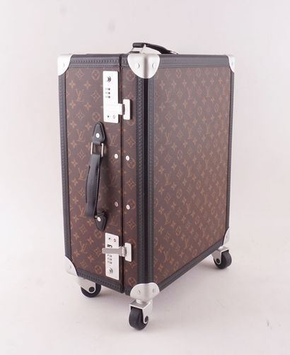 LOUIS VUITTON ROLLING TRUNK
Valise de cabine...