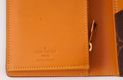 LOUIS VUITTON
Louis Vuitton wallet in Monogram...