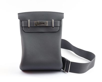 HERMÈS
Sac Hermès ‘Hac a dos’ en cuir Togo,...