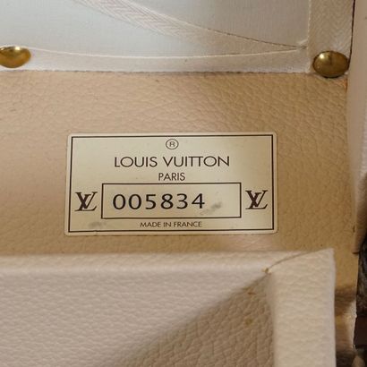 LOUIS VUITTON MALLE HAUTE 110
Malle Louis...