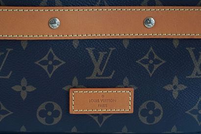 LOUIS VUITTON
Sac à dos, boîte à chaussures...
