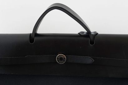 HERMÈS
Sac de voyage Hermès Herbag Zip retourné...