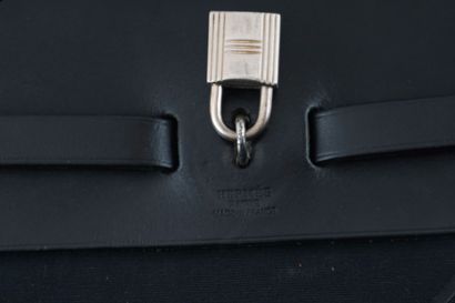 HERMÈS
Sa de voyage Hermès Herbag Zip retourné...