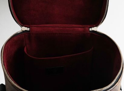 LOUIS VUITTON
Sac Louis Vuitton de forme...
