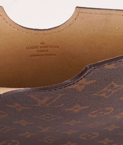 LOUIS VUITTON
Louis Vuitton case in Monogram...
