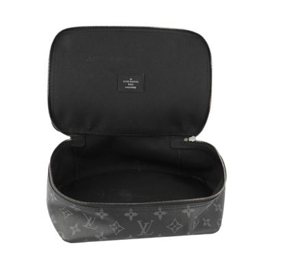LOUIS VUITTON 
Toiletry Bag in Black Monogram...