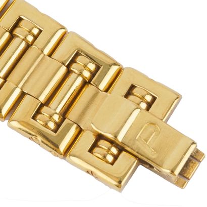 PIAGET
Montre-bracelet Piager en or jaune...