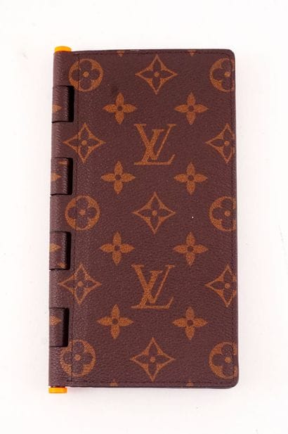 LOUIS VUITTON BRAZZA 
Louis Vuitton Brazza...