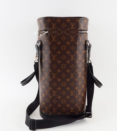 LOUIS VUITTON
Sac Louis Vuitton de forme...