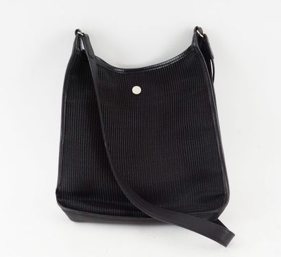 HERMÈS VESPA
Sac bandoulière Hermès Vespa...