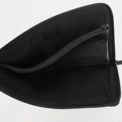 GUCCI
Pochette Gucci en cuir noir Guccissimma
H:...