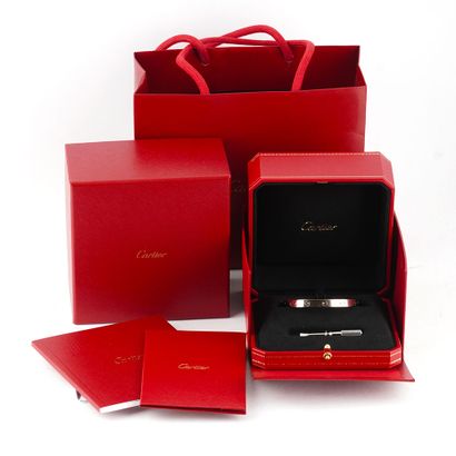 CARTIER LOVE
Bracelet Cartier Love en or...