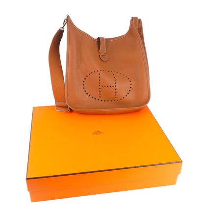 HERMÈS EVELYNE
Sac bandoulière Hermès Evelyne...
