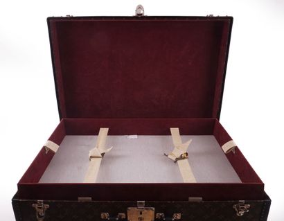 LOUIS VUITTON ALZER 70
Malle Louis Vuitton...